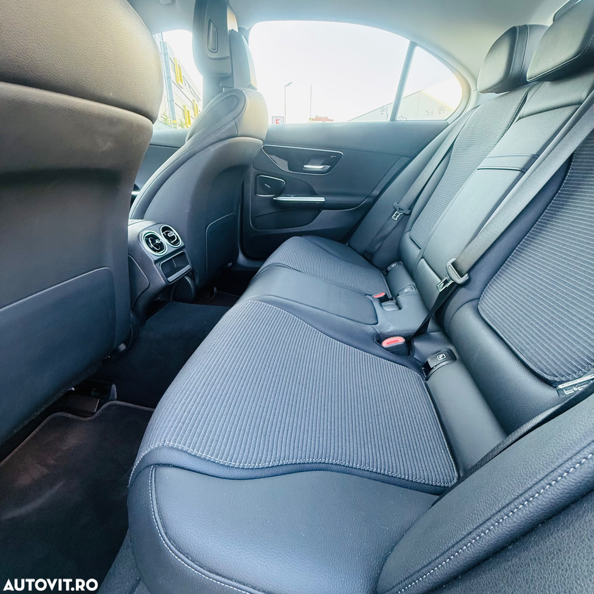 Mercedes-Benz C 300 e 9G-TRONIC - 15