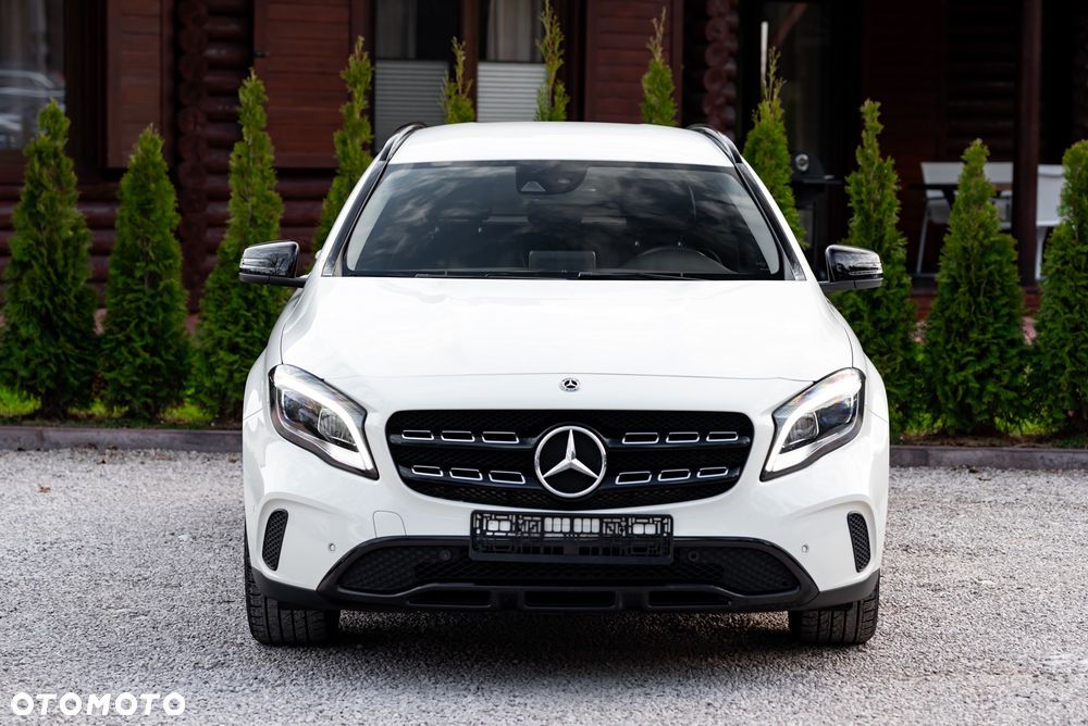 Mercedes-Benz GLA 200 7G-DCT - 7
