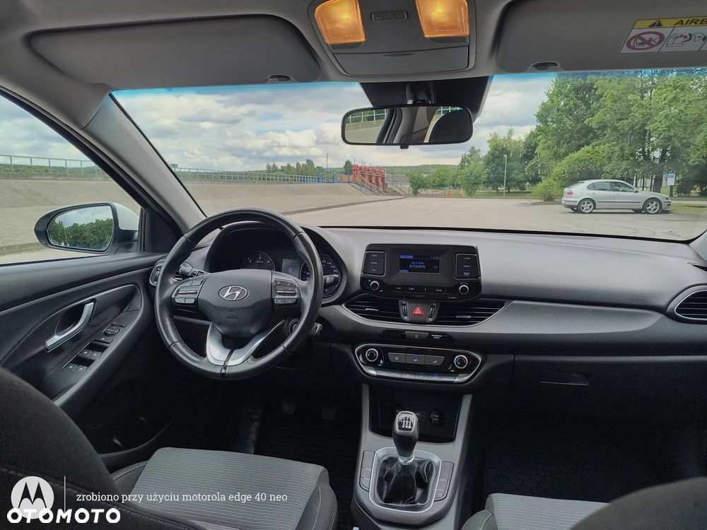 Hyundai i30 1.6 D Comfort - 25