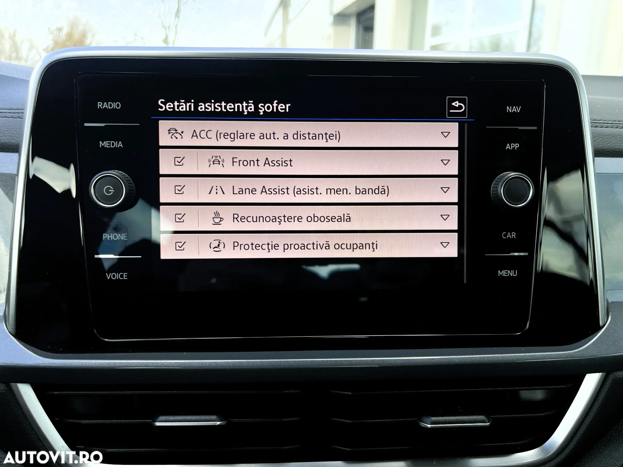 Volkswagen T-ROC 1.5 TSI DSG Style - 17