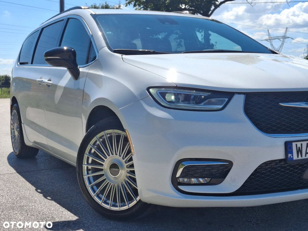 Chrysler Pacifica - 2