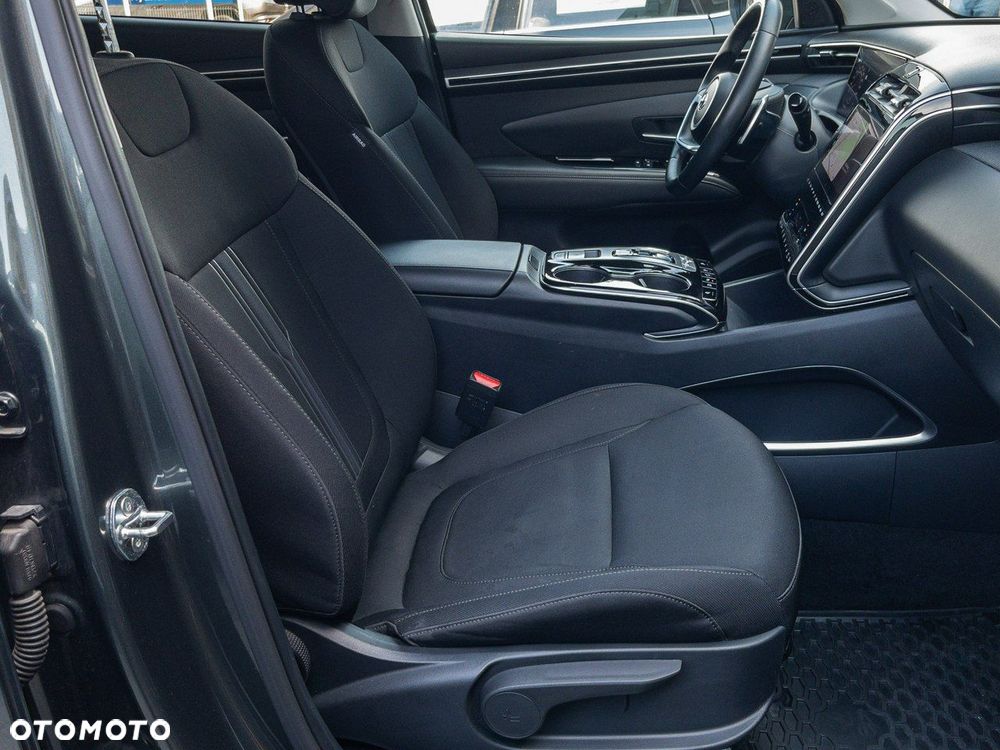 Hyundai Tucson 1.6 T-GDi HEV Executive 2WD - 28