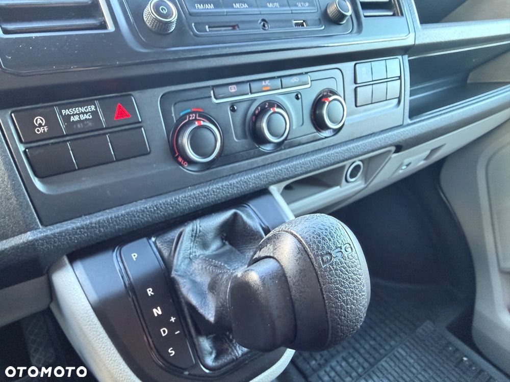 Volkswagen Transporter - 8
