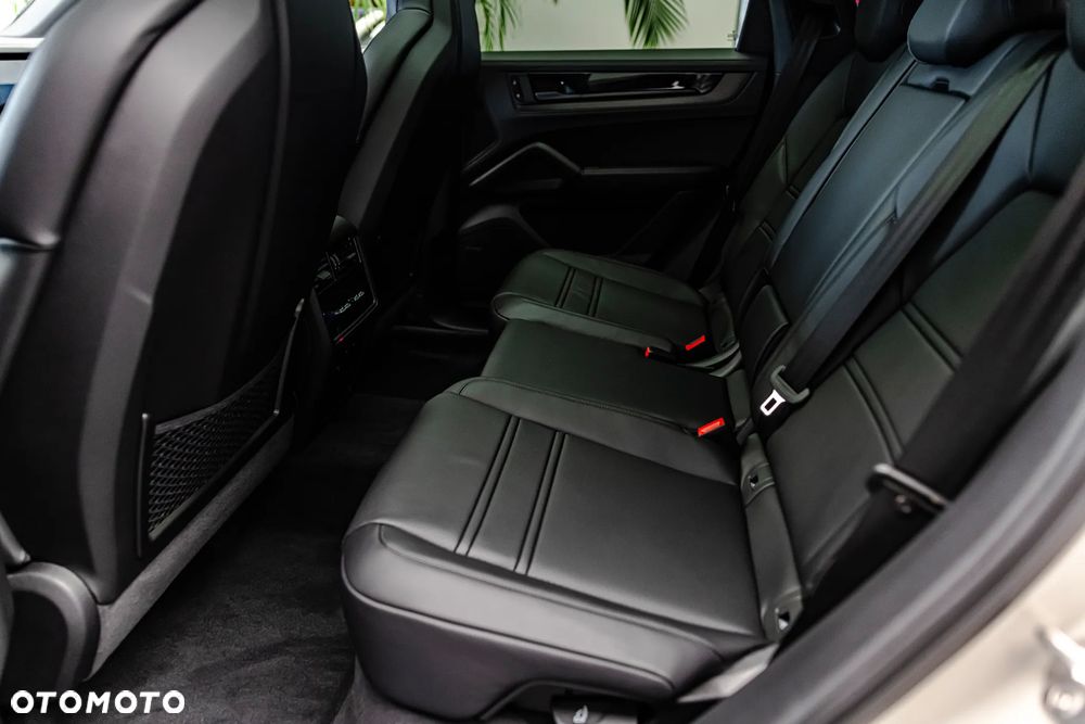 Porsche Cayenne Standard - 11
