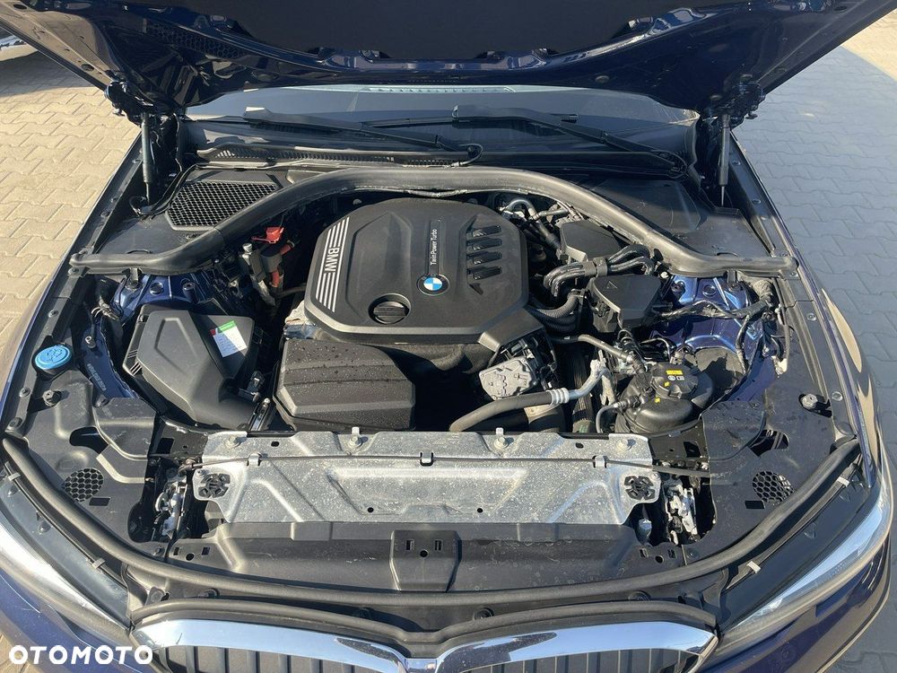 BMW Seria 3 318d - 15