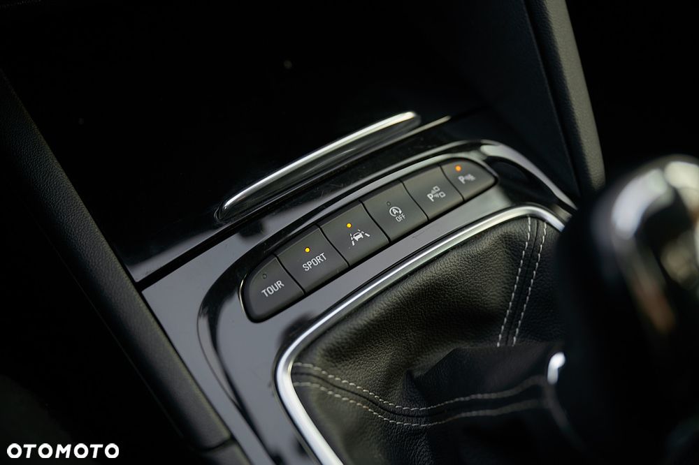 Opel Insignia - 30