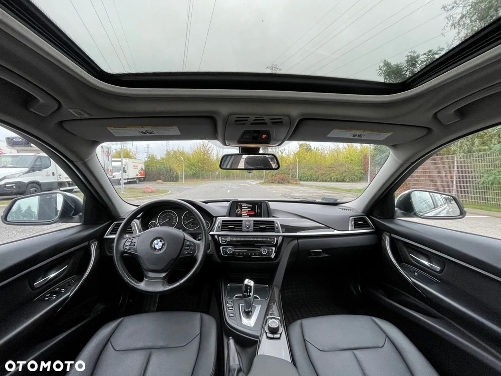 BMW Seria 3 320i Luxury Line - 10