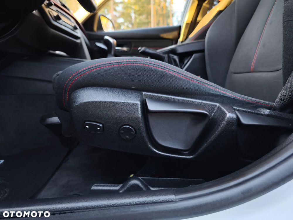 BMW Seria 3 318d Blue Performance Sport Line - 14