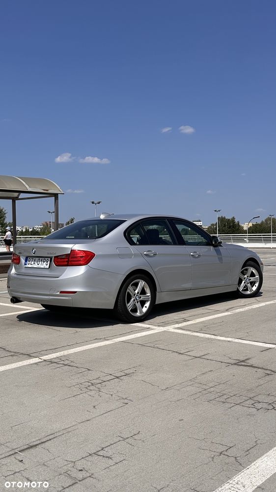 BMW Seria 3 320i - 29