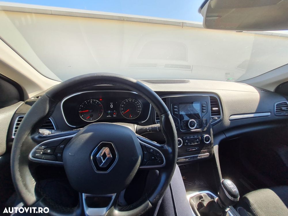 Renault Megane TCE 140 GPF Zen - 7