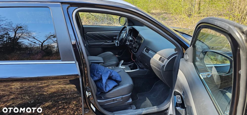 Mitsubishi Outlander 2.0 4WD - 17