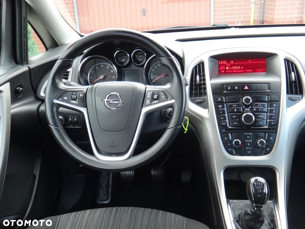 Opel Astra 1.6 Innovation - 27