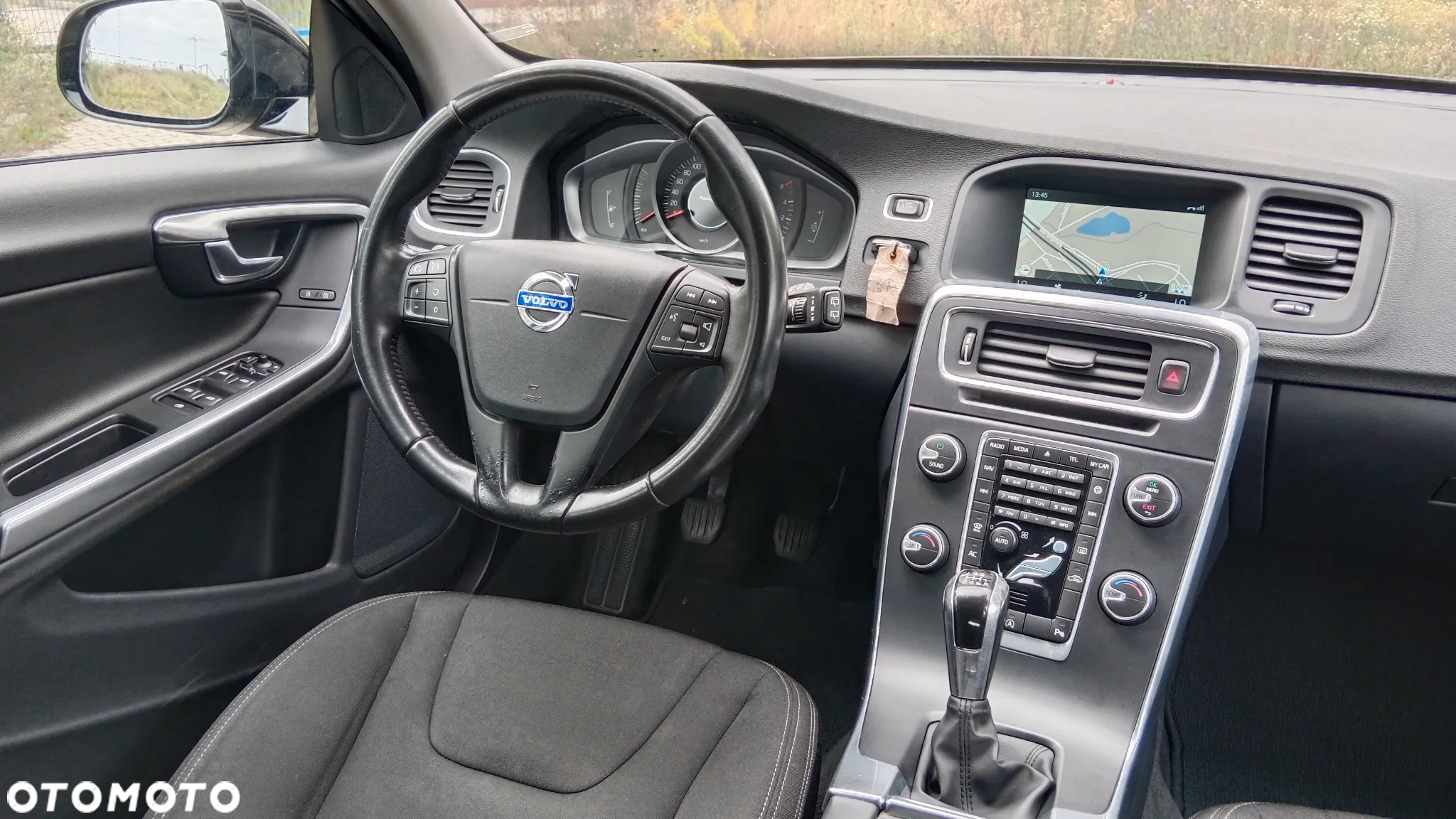 Volvo V60 Cross Country - 14