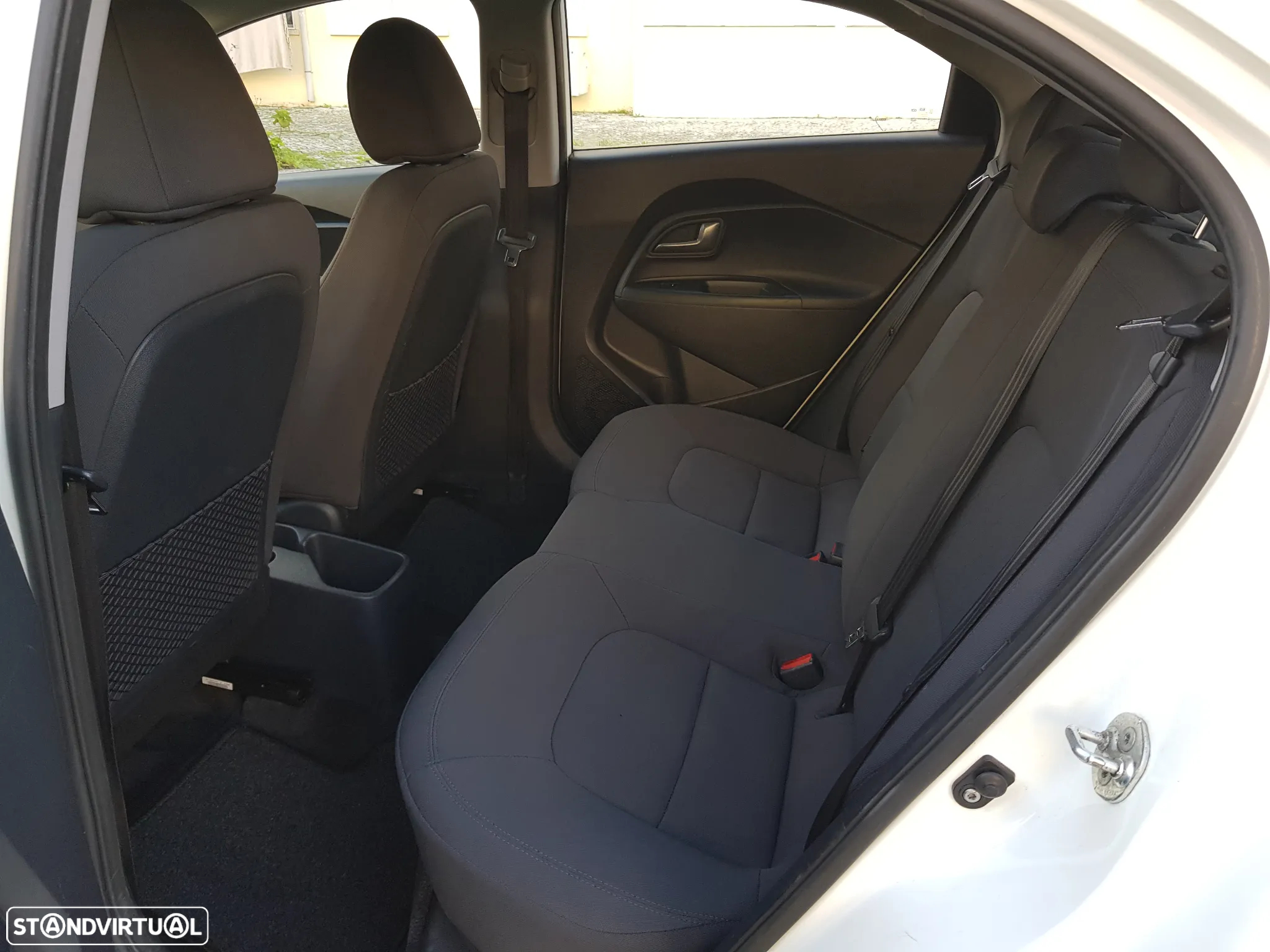 Kia Rio 1.1 CRDi TX ISG - 34