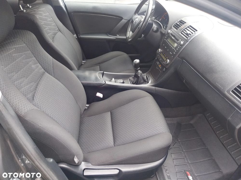 Toyota Avensis 2.0 Executive - 7