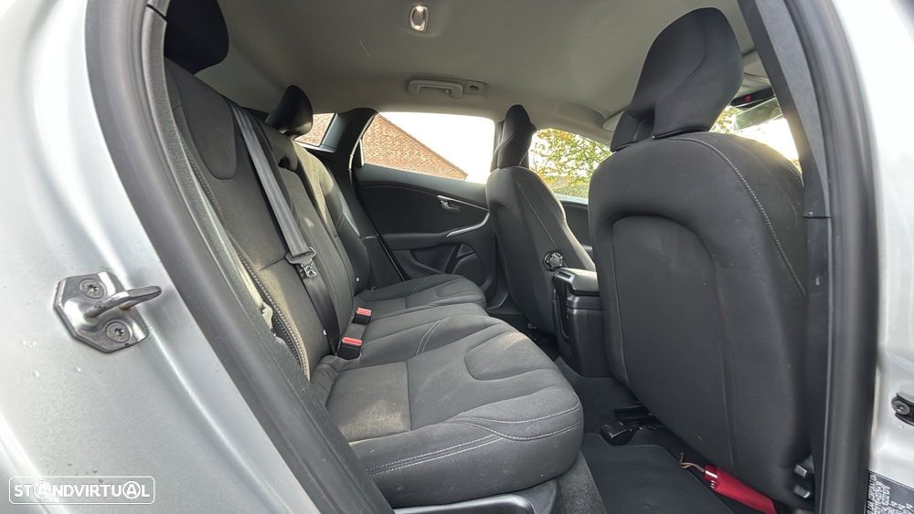 Volvo V40 D2 Kinetic - 8