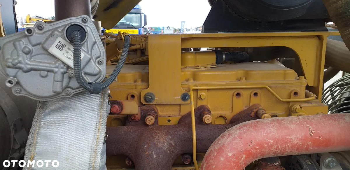 Caterpillar Walec wibracyjny CATERPILLAR CS 64 B - 29