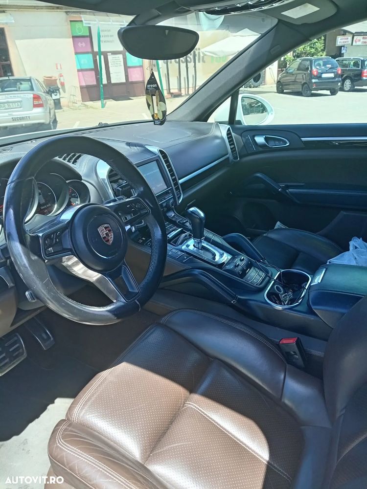 Porsche Cayenne - 5