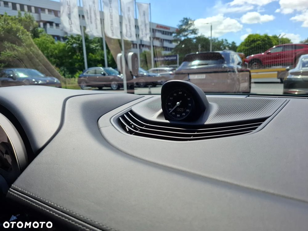 Porsche Taycan 105kWh Turbo S - 27