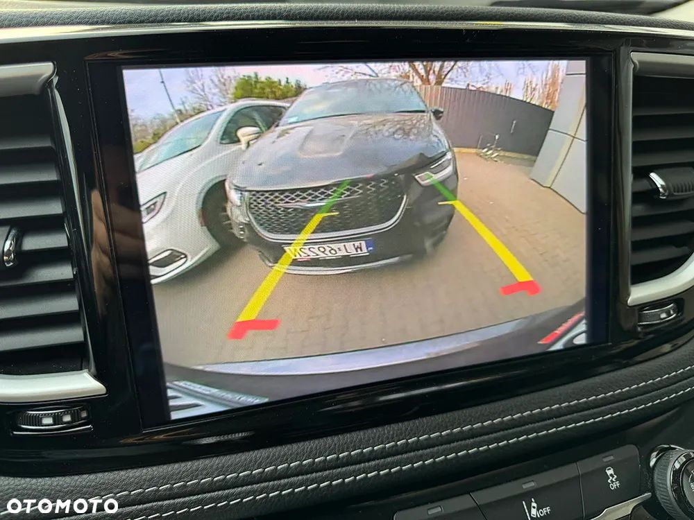 Chrysler Pacifica - 34