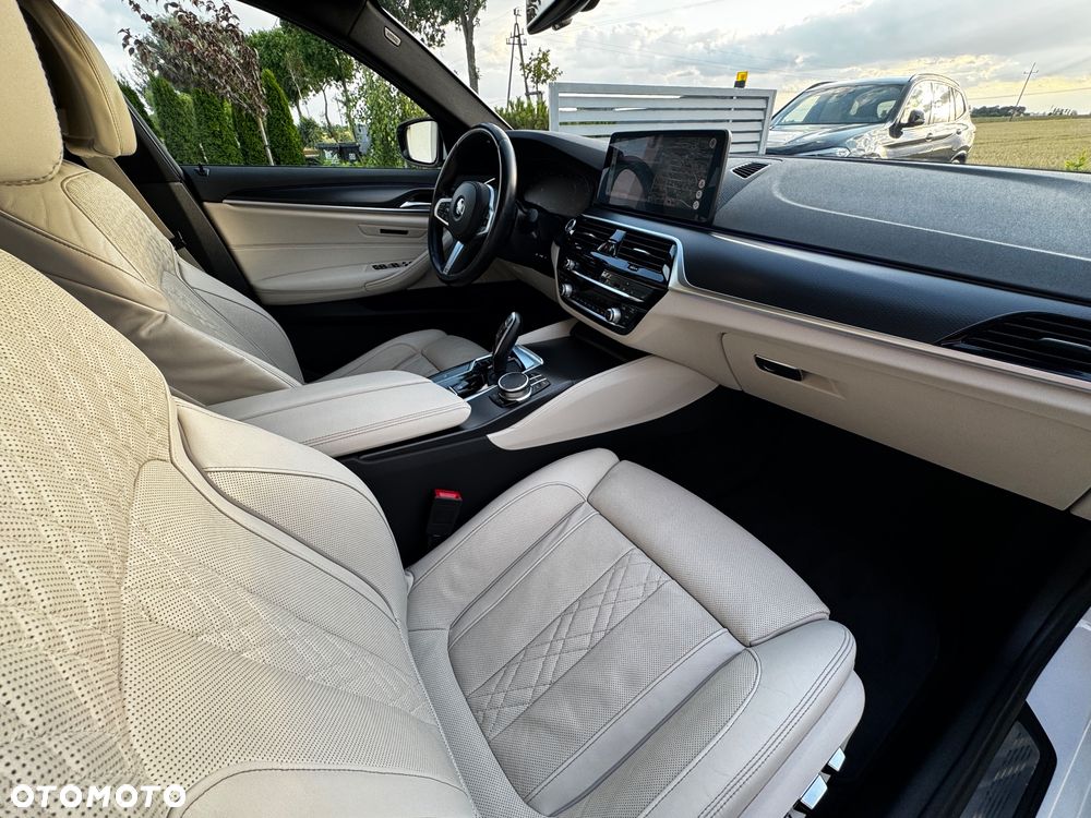 BMW Seria 5 520d xDrive MHEV M Sport sport - 3