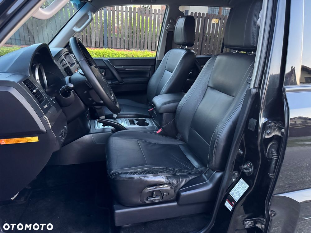 Mitsubishi Pajero 3.2 DI-D Automatik Intense - 24