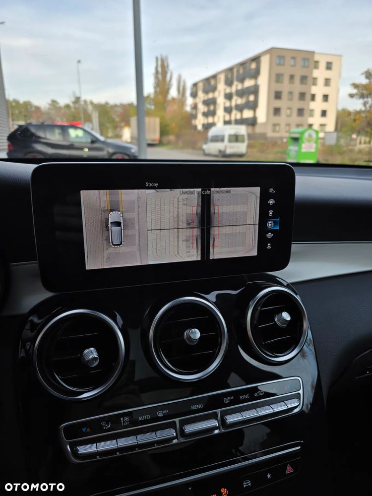 Mercedes-Benz GLC 220 d 4Matic 9G-TRONIC AMG Line - 35