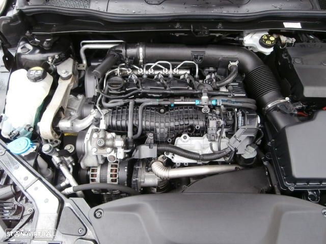 Volvo V40 2.0 D2 R-Design - 37