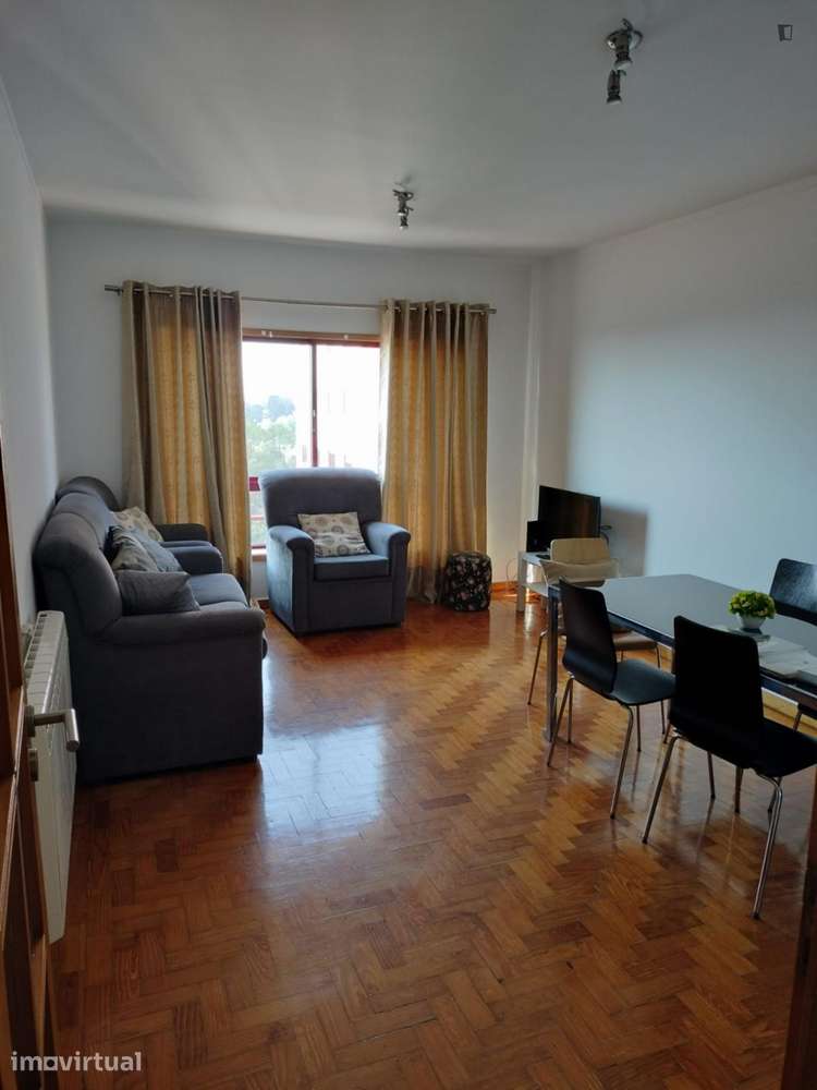Quarto - localizado em Vilar de Andorinho Porto - Grande imagem: 3/11