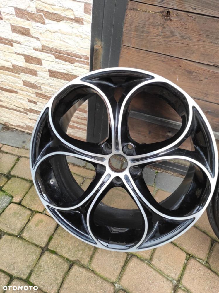 Felgi proste w bardzo ładnym stanie.  Alfa Romeo Stelvio 20" 5x110.Polecam!!! - 1