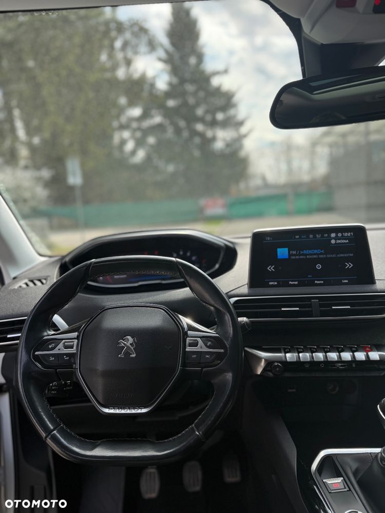 Peugeot 3008 1.2 PureTech Allure S&S - 17