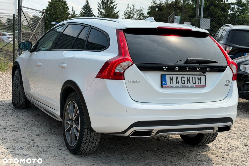 Volvo V60 Cross Country T5 AWD Geartronic Summum - 38