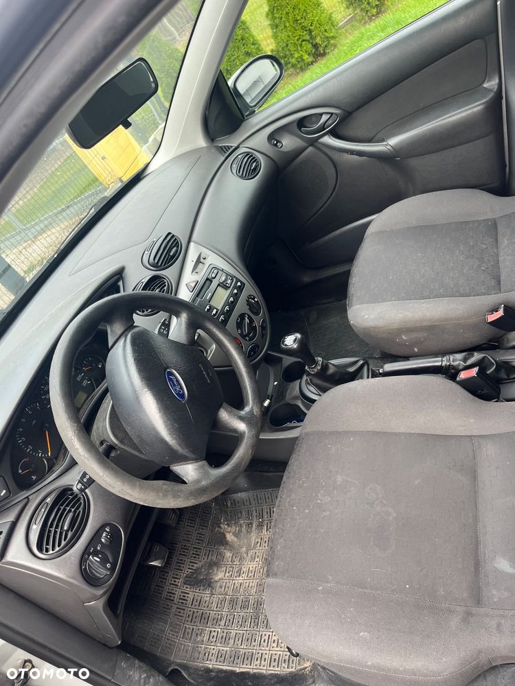 Ford Focus 1.6 Comfort - 6