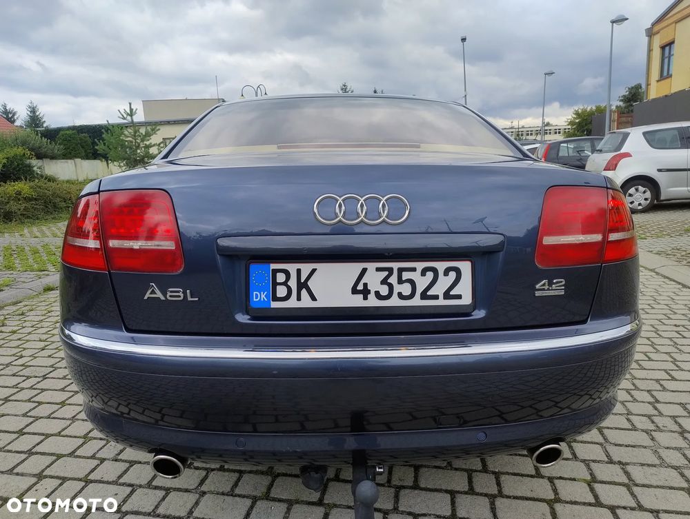 Audi A8 4.2 Quattro - 4