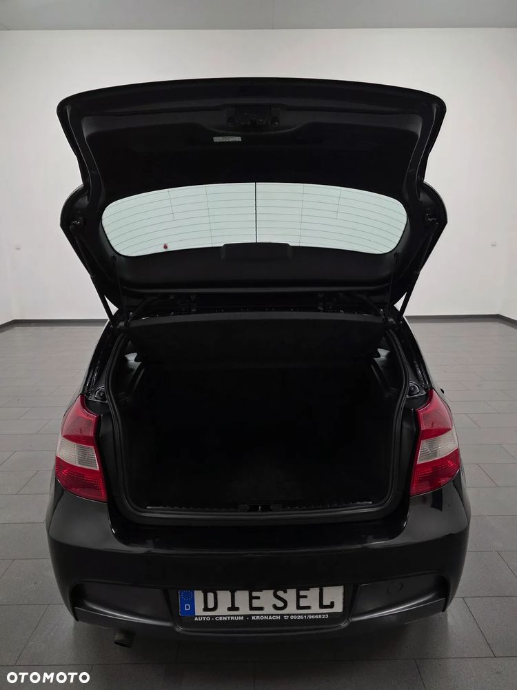 BMW Seria 1 120d - 32