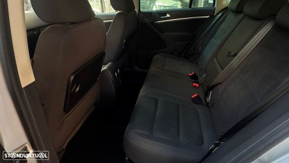 VW Tiguan 2.0 TDi Sport BlueMotion - 11