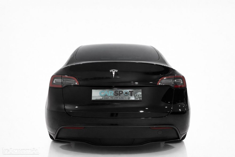 Tesla Model Y Standard RWD - 12