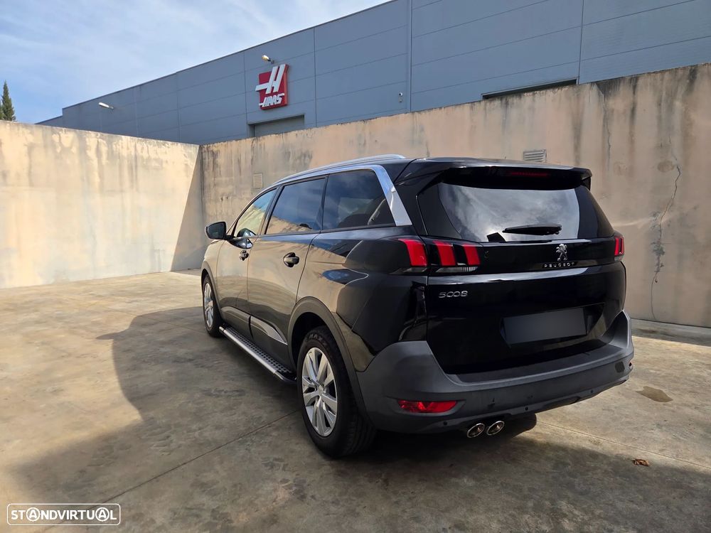 Peugeot 5008 - 23