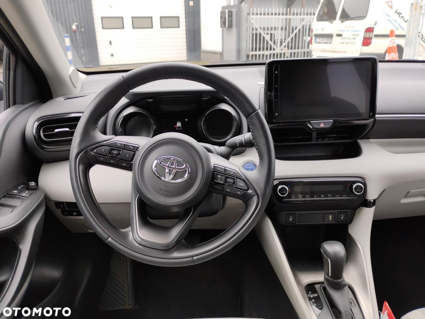 Toyota Yaris Hybrid 1.5 Executive - 9