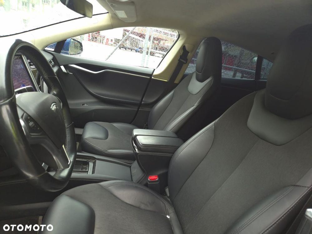 Tesla Model S Standard - 13