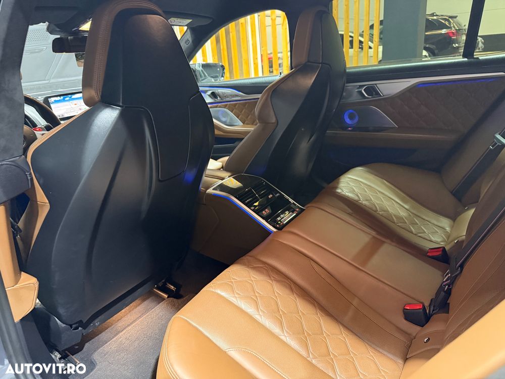 BMW M8 - 35