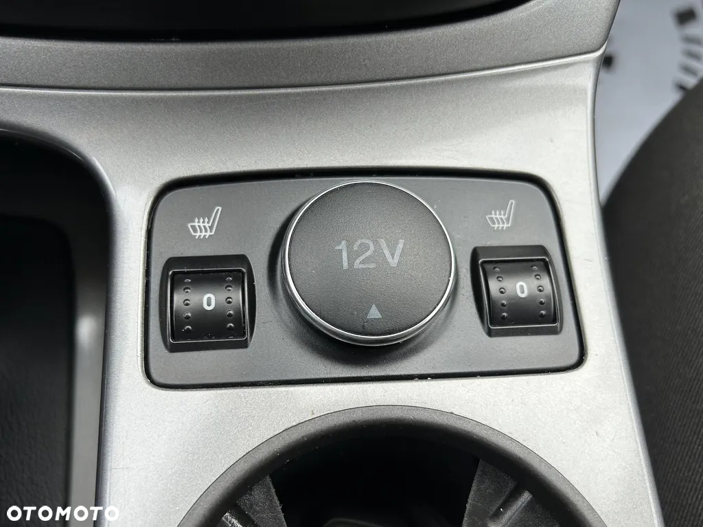 Ford Kuga - 8