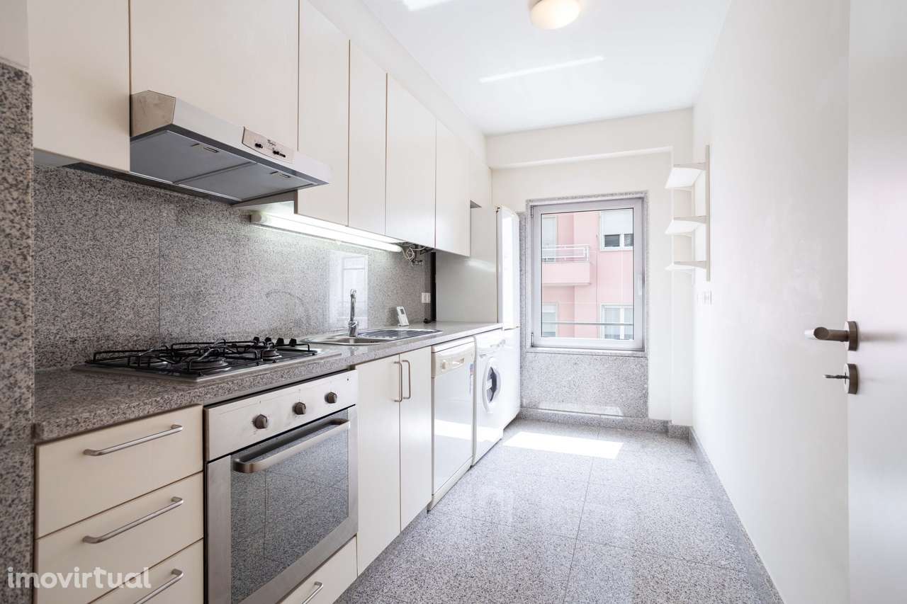 APARTAMENTO T1- ARRENDAMENTO - Grande imagem: 3/13