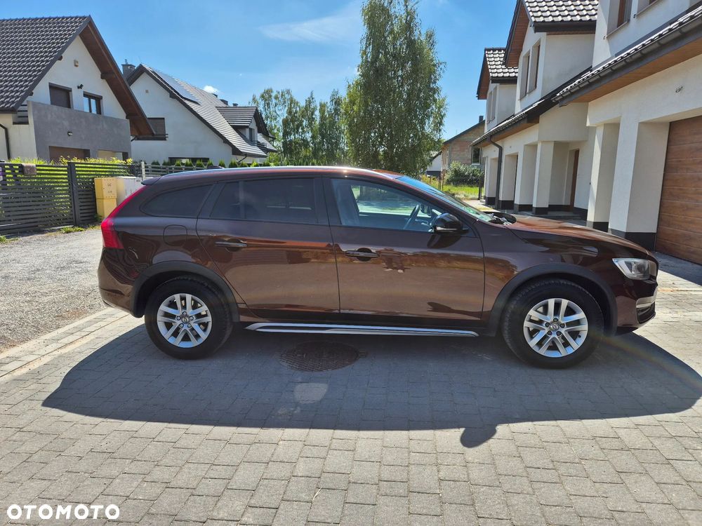 Volvo V60 Cross Country D3 Drive-E Momentum - 2