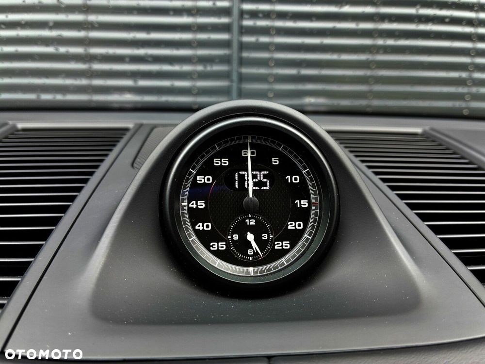 Porsche Macan - 25