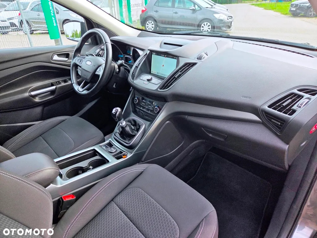 Ford Kuga 2.0 TDCi 2x4 Business Edition - 28
