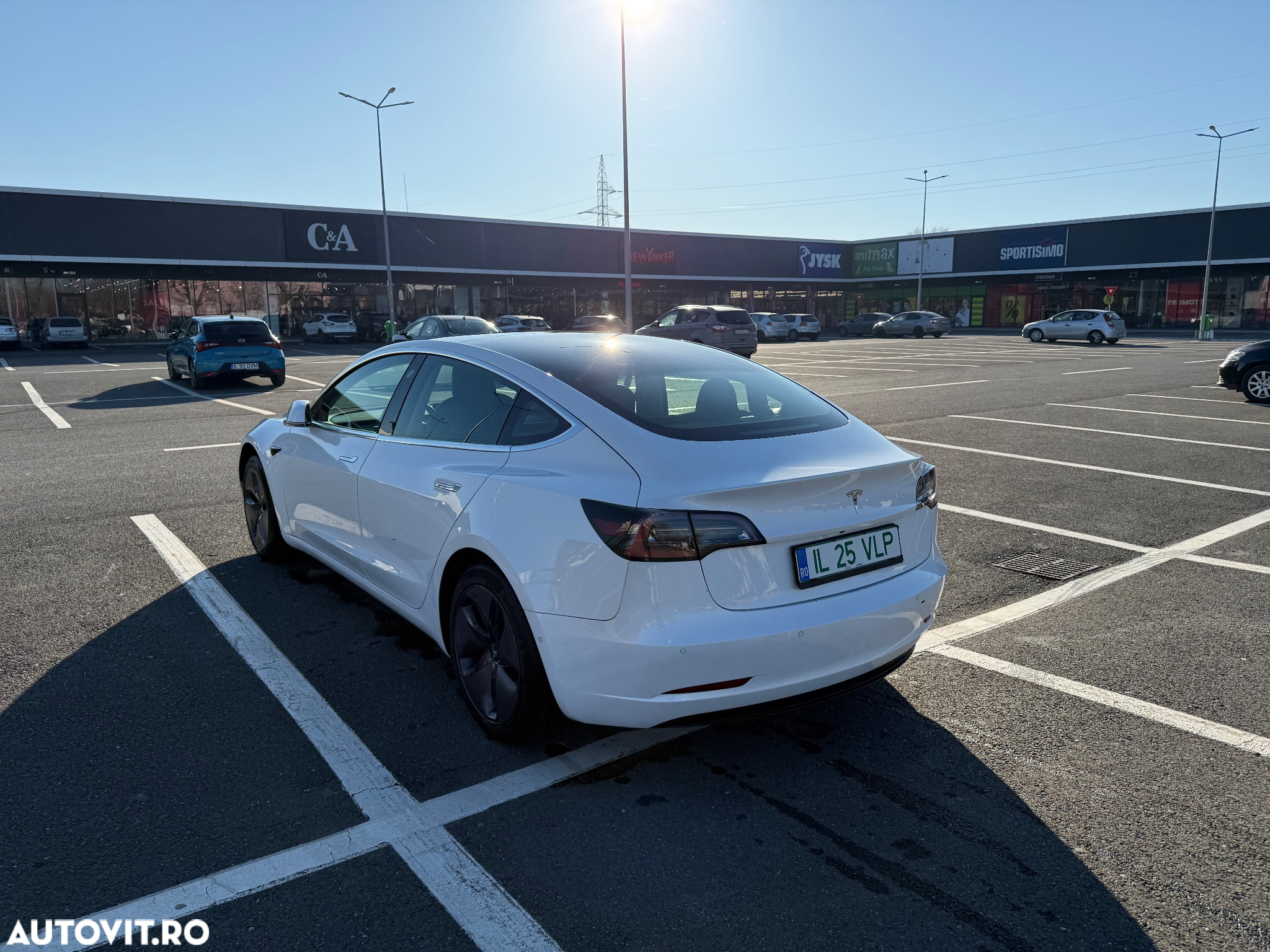 Tesla Model 3 - 6