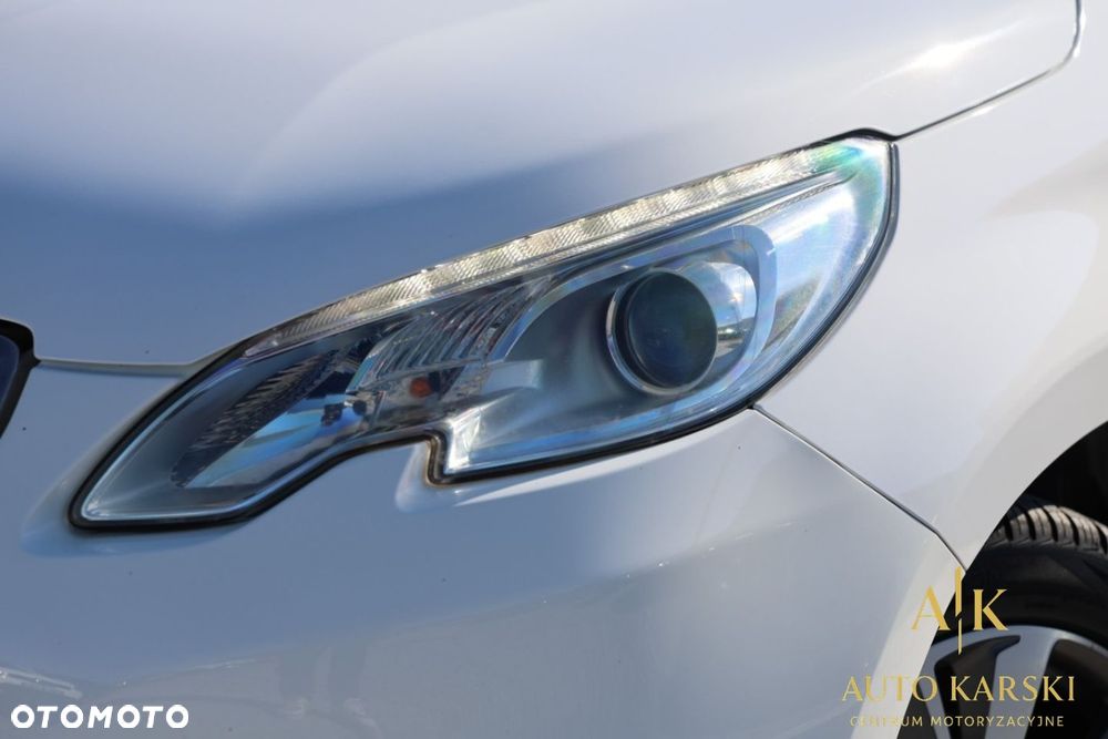 Peugeot 2008 - 12