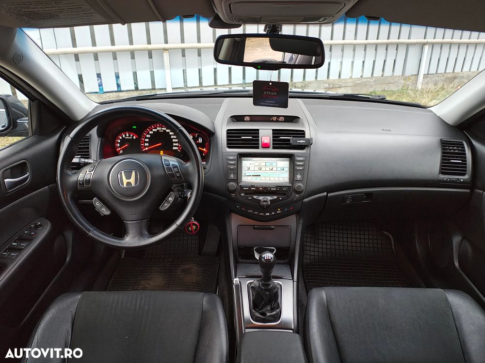 Honda Accord 2.0 i 4 Door - 11