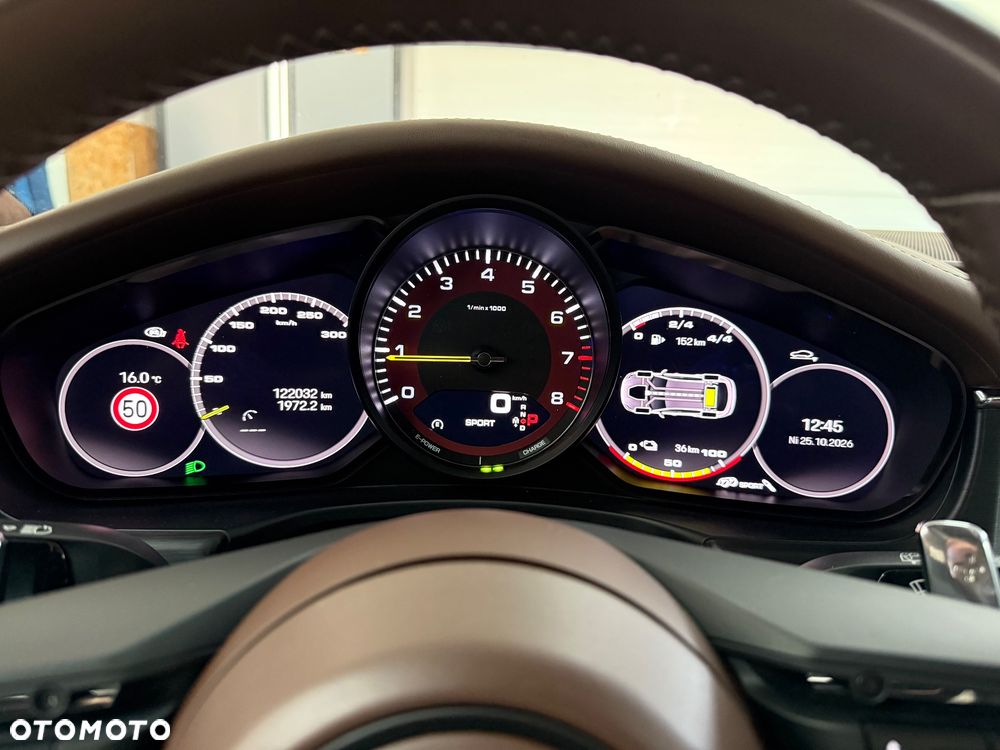 Porsche Panamera 4 Platinum Edition - 23